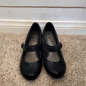 Mary Jane Chunky Heel Pumps